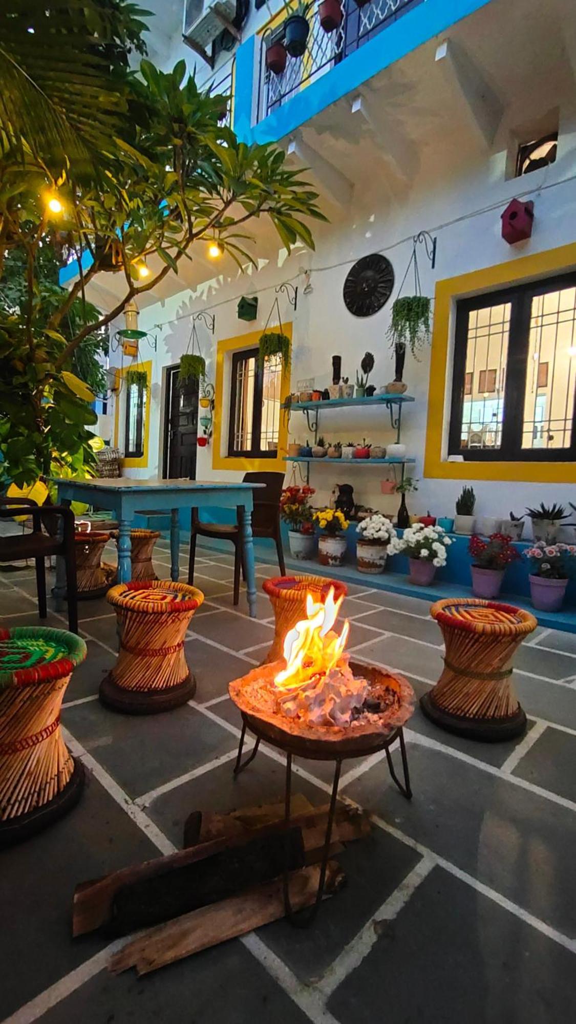 Iora Guest House バラトプル エクステリア 写真